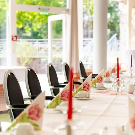 Hotel Boerdehof, Direkt An Der A2 & A14, Mit Restaurant Hotel 3*