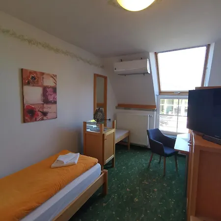 Hotel Boerdehof, Direkt An Der A2 & A14, Mit Restaurant 3* Barleben