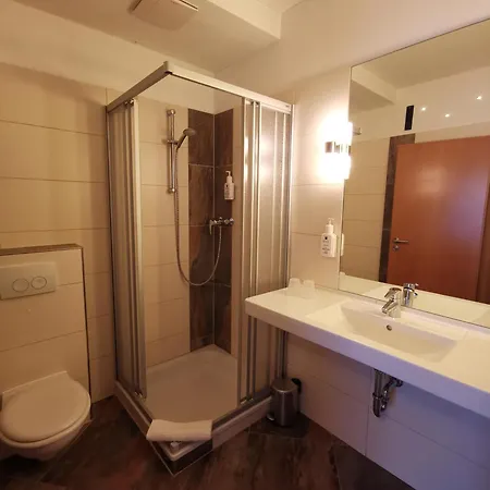 Boerdehof, Direkt An Der A2 & A14, Restaurant, Tagung, Individuell Ξενοδοχείο Barleben