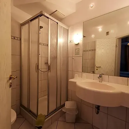 Hotel Boerdehof, Direkt An Der A2 & A14, Mit Restaurant 3*