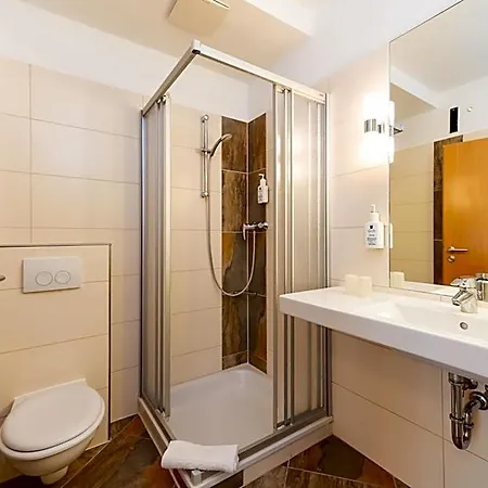 Hotel Boerdehof, Direkt An Der A2 & A14, Mit Restaurant Hotel 3*
