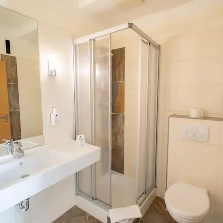 Hotel Boerdehof, Direkt An Der A2 & A14, Mit Restaurant Hotel Barleben